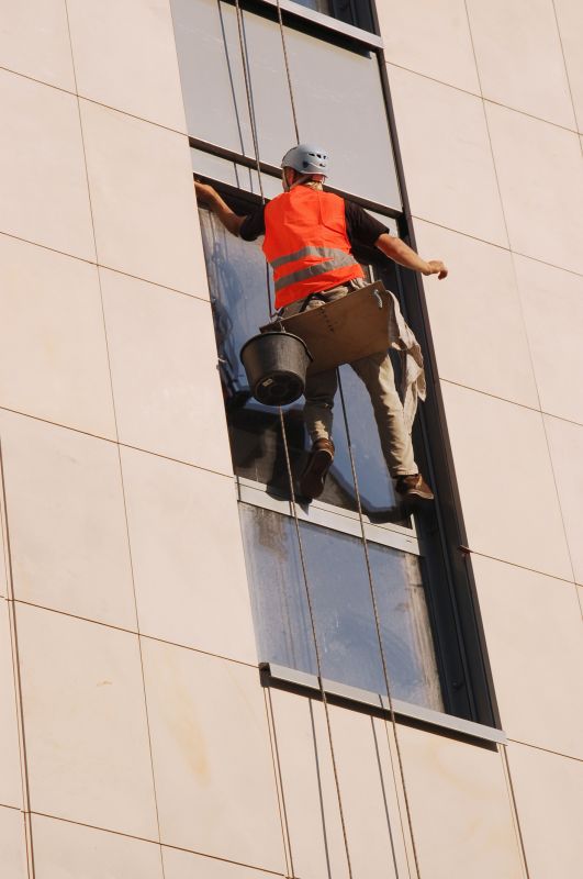 High-Access Window Cleaning Finish